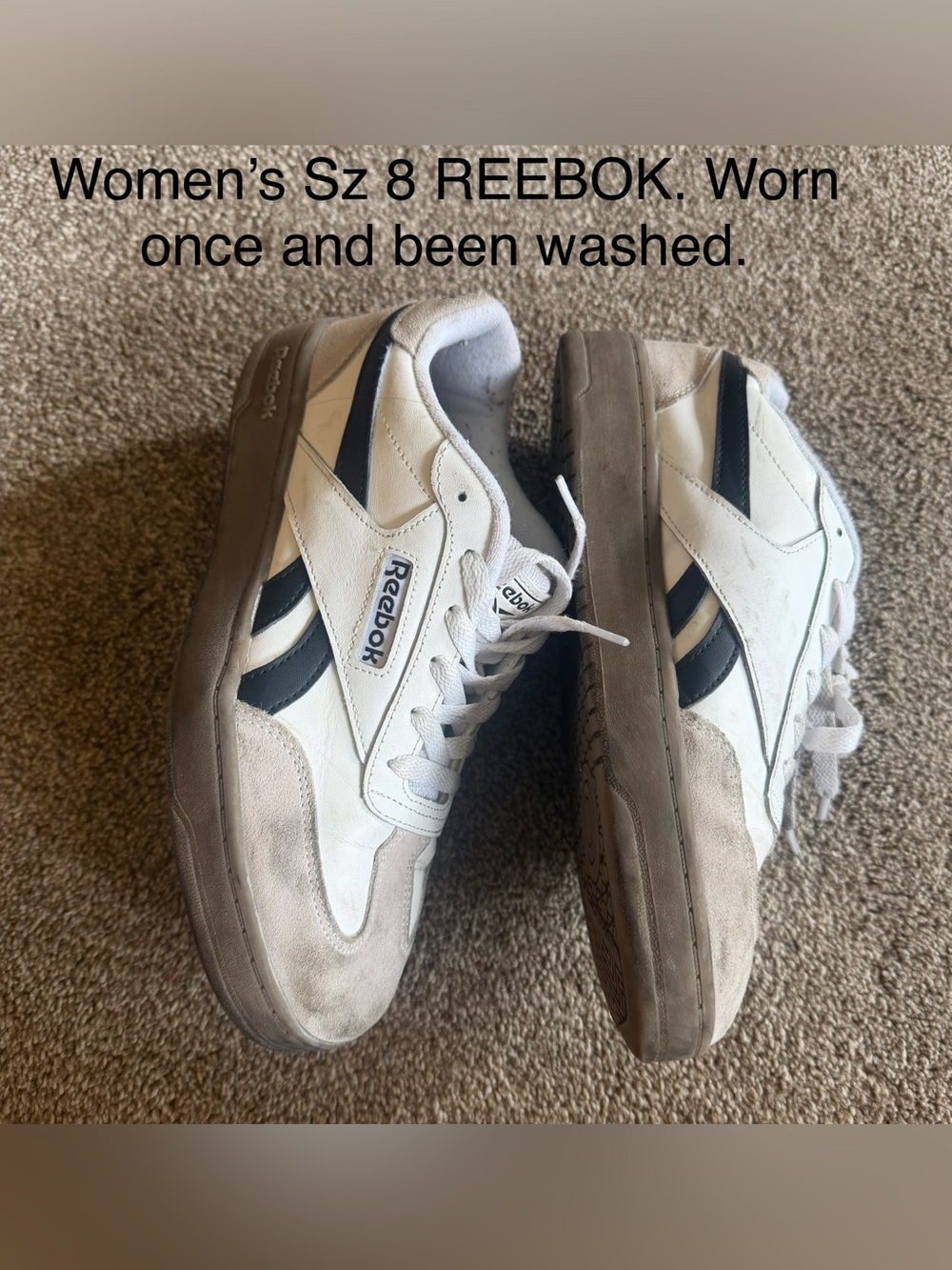Womens sz 8 reeboks. Worn only a few times